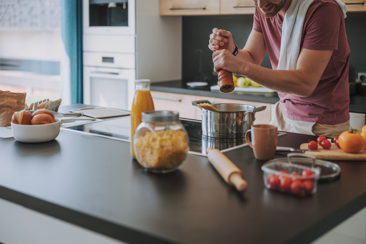 10 Ways to Save Energy While Cooking